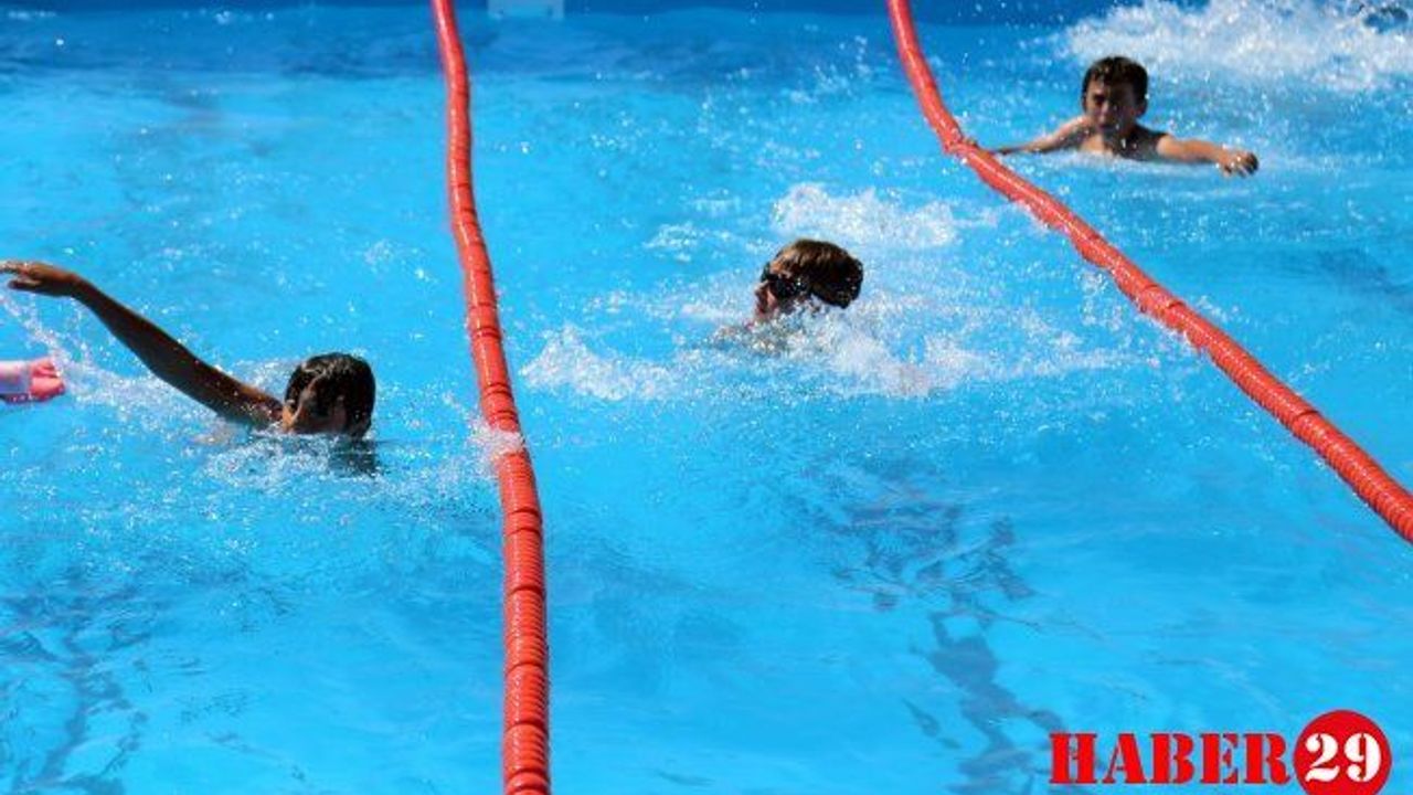 Çocuklar Yüzme Öğrensin Diye 40 Günde Yüzme Havuzu Kuruldu