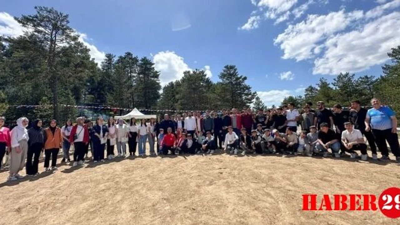 Gümüşhane'de Ülkücü Gençlik Şehit Fuat Altun kampında buluştu