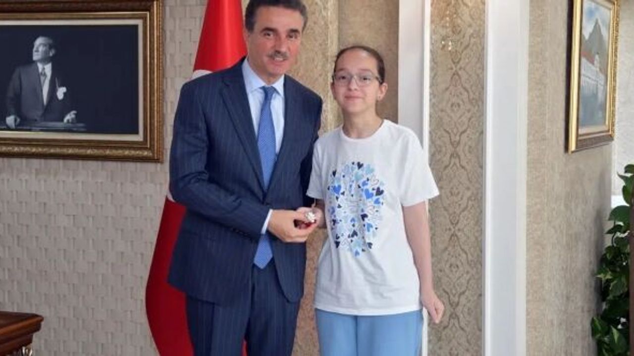 Vali Baruş’tan Türkiye Birincisi Melek Zehra’ya altın