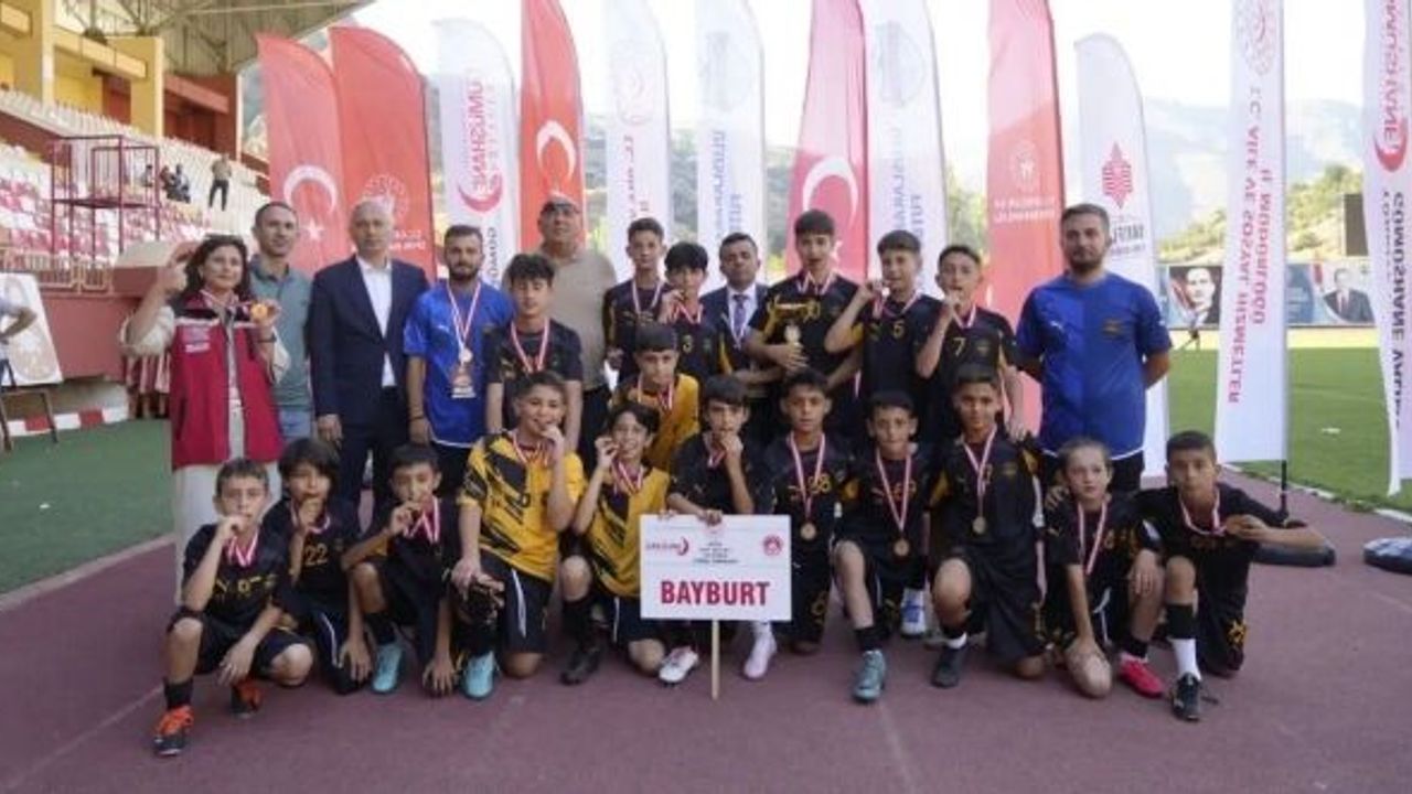 Gümüşhane’de “Aile Yılı” futbol turnuvası sona erdi