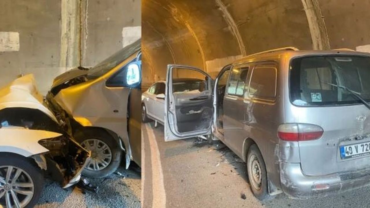 Kürtün’de tünel içinde iki araç kafa kafaya çarpıştı: 5 yaralı