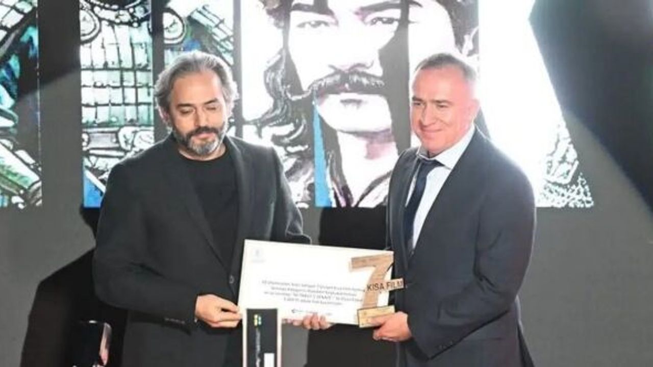 Gümüşhaneli senarist Elvan Ezber, en iyi senaryo ödülünü aldı