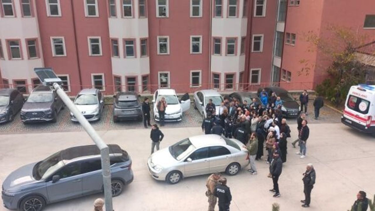 Üniversitede  Rehine Krizi Sona Erdi: İkna Edilen Şüpheli Gözaltına Alındı