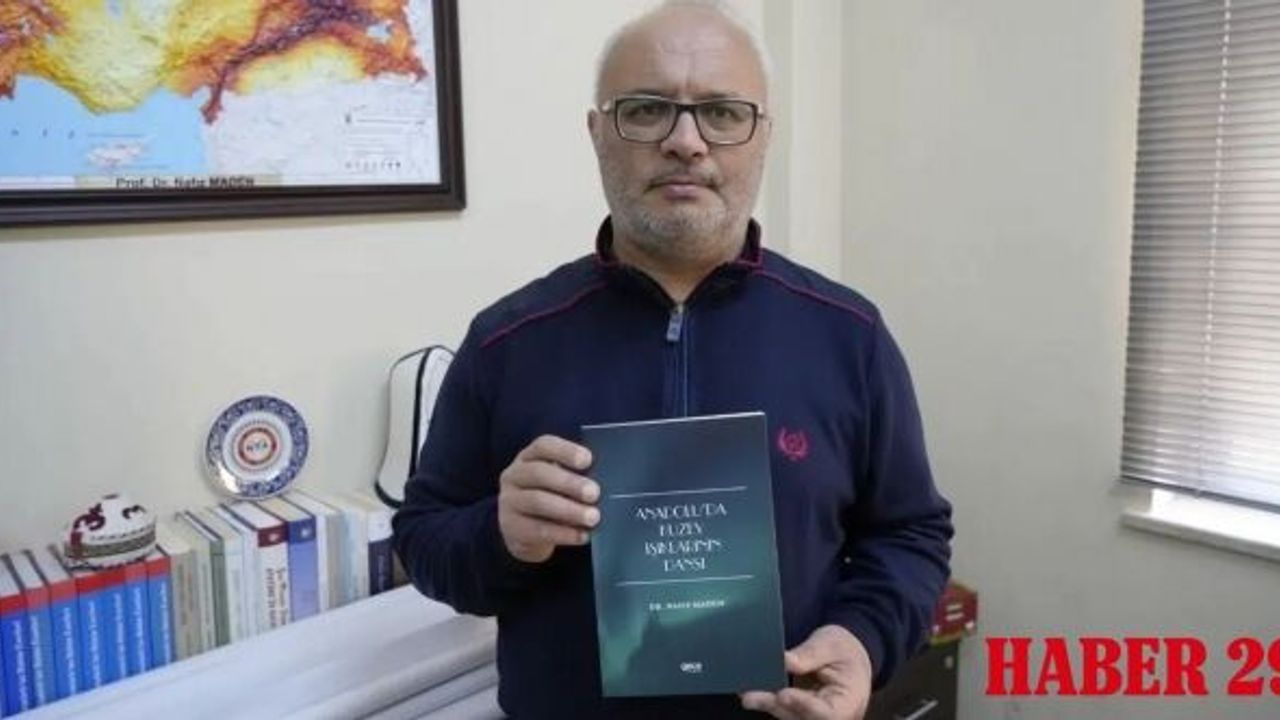 Türkiye’de ilk! Nafiz hoca Anadolu’nun 1700 yıllık kuzey ışıkları tarihini kitaplaştırdı
