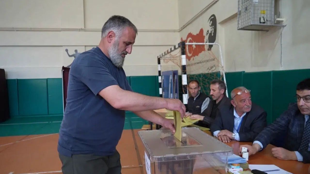 Gümüşhane  Tekke Beldesinde Oy Verme İşlemi Başladı