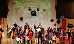 Çocuk Üniversitesi’nde Kep Sevinci: 24 Minik Öğrenci Mezun