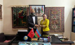 Dünyaca Ünlü Yazar Akif Manaf’a Anlamlı Ödül: “Barış Sanatı Ödülü”