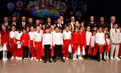 Gümüşhane'de 23 Nisan Coşkusu: "Küçük Vali"den İlk Talimat, Sahne Gösterileri Büyüledi!