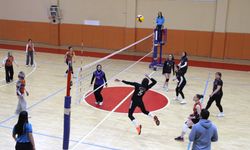 Gümüşhane Üniversitesi’nde Şenlik Ateşi Sporla Yandı: Kampüste Büyük Heyecan!