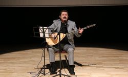 Gümüşhane Üniversitesi’nde Türkü Gecesi: Nurullah Akçayır Sahne Aldı