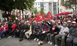 Gümüşhane’de Milli Takım için sabahladılar: Atatürk Parkı kırmızı-beyaza büründü!