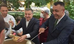 Gümüşhane’de Muharrem Ayı Bolluğu: Fatih Parkı’nda Bin Kişilik Aşure Dağıtımı