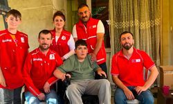 Gümüşhane Türk Kızılay Ekiplerinden Engelli Gence Akülü Sandalye Desteği