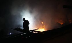Gümüşhane’nin Şiran İlçesinde Gece Yangını: 3 Ev Hasar Gördü