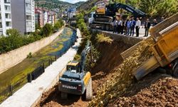 Gümüşhane Belediyesi'nden Merkez Trafiğine Neşter: Cumhuriyet Parkı Bölgesinde Çalışma Başladı