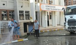 Öğrencilere Sağlıklı Eğitim Alanı: Gümüşhane’de Okul Bahçeleri Baştan Aşağı Yıkandı