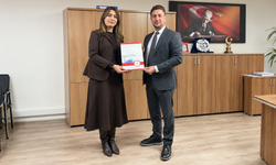 Yeni Parti Gümüşhane Merkez İlçe Başkanı Belgin Öktem Mazbatasını Aldı