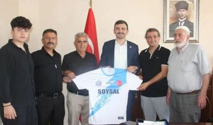 Hayırsever İş İnsanı Yavuz Soysal’dan Köse Doğanspor’a Forma Desteği
