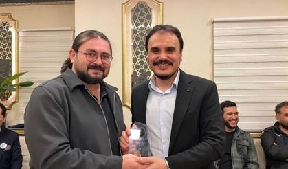 Doç. Dr. Ersin Diker  Dijital Dünyayı Anlattı; “İyi Bir Sosyal Medya Okuryazarı Olmalıyız”