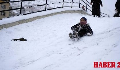 Tatili fırsat bilen çocuklar sokaklara akın etti