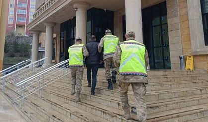 Gümüşhane'de Jandarmadan Kaçakçılık Firarisine Geçit Yok: 4 Yıl Hapis Cezasıyla Yakalandı!