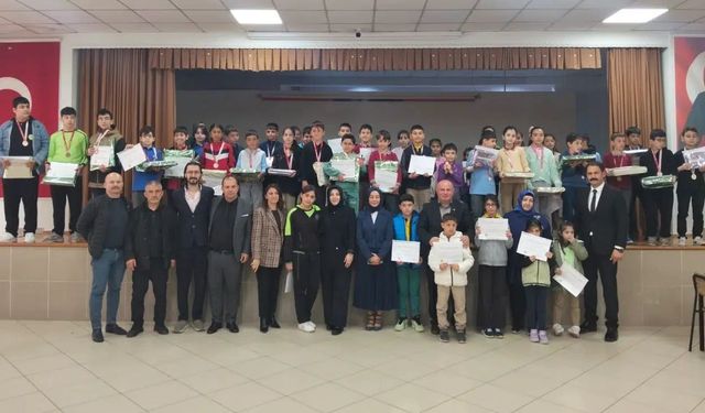 Gümüşhane'de Akıl Oyunları Rüzgarı: Strateji Dehaları Kürsüye Çıktı!