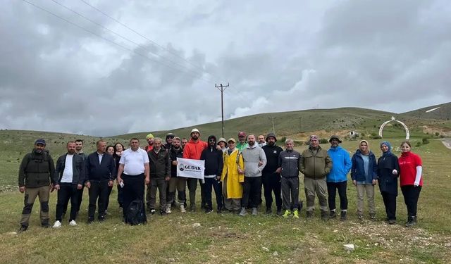 Gümüşhane Dağlarında Renk Cümbüşü: Karların Arasından Fışkıran Sarı Bahar