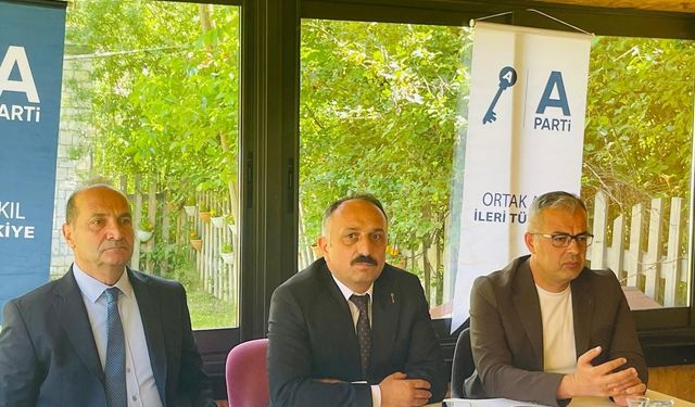 Anahtar Parti Kurmayları Gümüşhane Yerel Basını ile Bir Araya Geldi