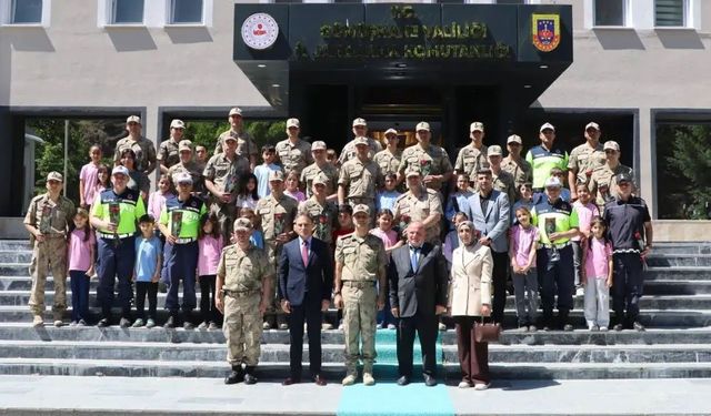 Minik Yüreklerden Jandarmaya Anlamlı Mektup