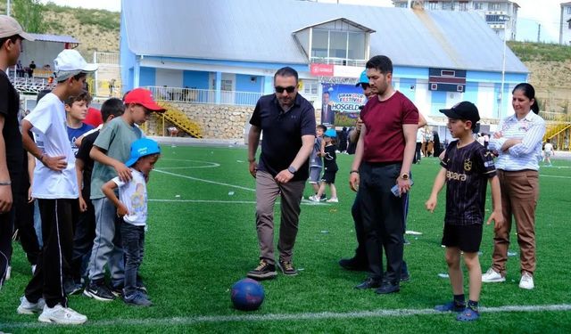 Şiran'da Çocukların Unutamayacağı Gün: İlçe Stadı Adeta Panayır Alanına Döndü