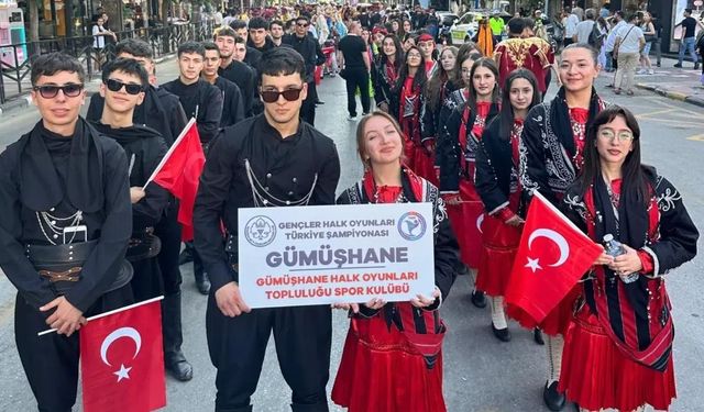 "Horon Bizumdur" Dediler, Guinness Rekorunu Gümüşhane ile Birlikte Kırdılar