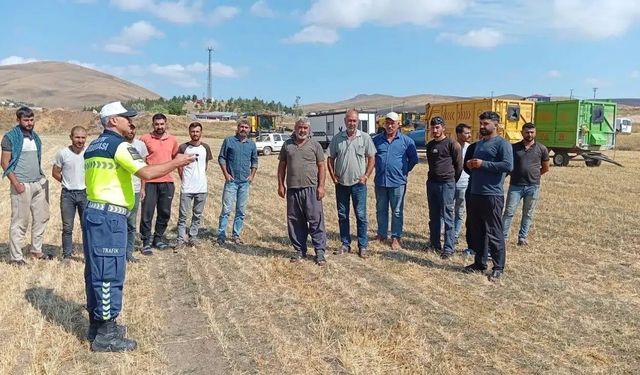 Gümüşhane’de Jandarmadan Tarım Sürücülerine Yaşamsal Uyarı: "Reflektör ve ROPS Hayat Kurtarır"