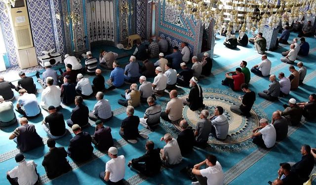 Kemaliye Camii’nde Dualar 15 Temmuz Şehitleri İçin Edildi
