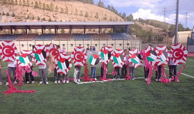 "Gökyüzü Çocuklara Kalsın": Gümüşhaneli Öğrencilerden Gazze'ye Umut Rüzgârı