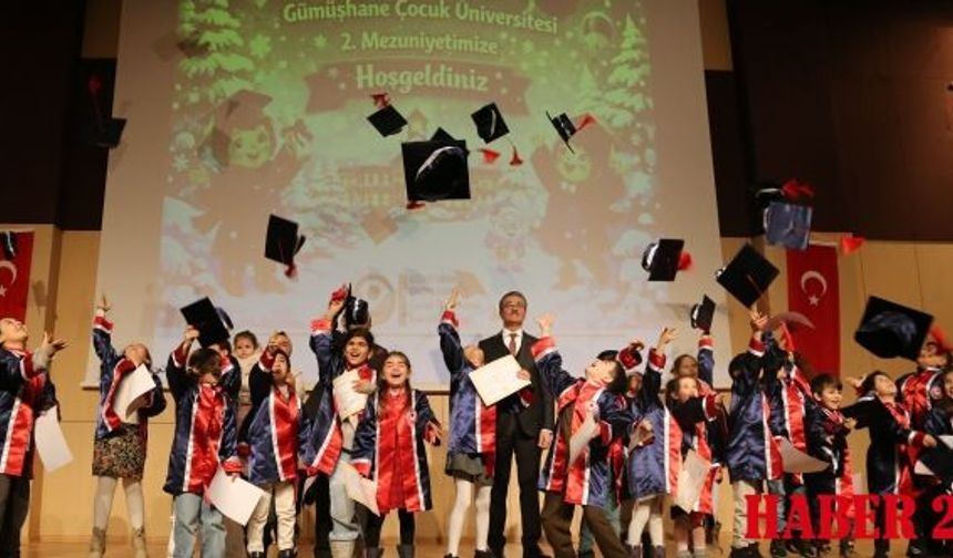 Çocuk Üniversitesi’nde Kep Sevinci: 24 Minik Öğrenci Mezun
