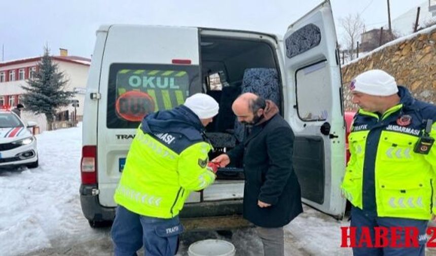 Trafik Jandarmasından Okul Servislerine Sıkı Denetim
