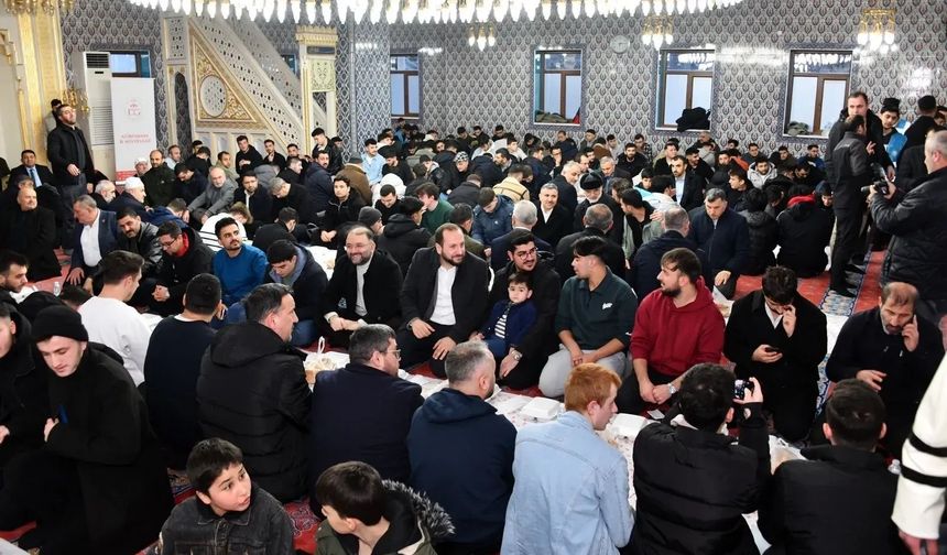 Gümüşhane’de Gönül Köprüleri Kuruldu: Üniversitelilere "Dünden Bugüne Vefa İftarı"