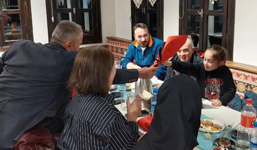 GÜDAK Ailesi Geleneksel İftarında Tarihi Süleymaniye’de Buluştu