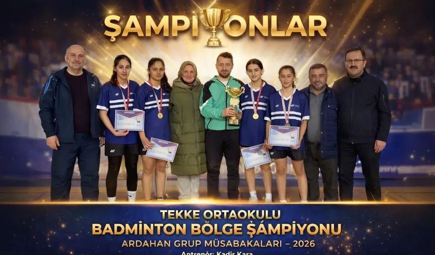 Gümüşhane’nin Altın Raketleri Tarih Yazdı: Tekke Ortaokulu Üst Üste 3. Kez Bölge Şampiyonu!