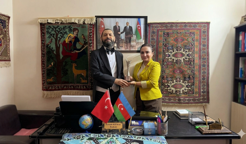 Dünyaca Ünlü Yazar Akif Manaf’a Anlamlı Ödül: “Barış Sanatı Ödülü”