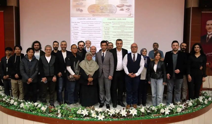 Gümüşhane Üniversitesi’nde Uluslararası Katılımlı ‘Kritik Metaller’ Paneli Düzenlendi