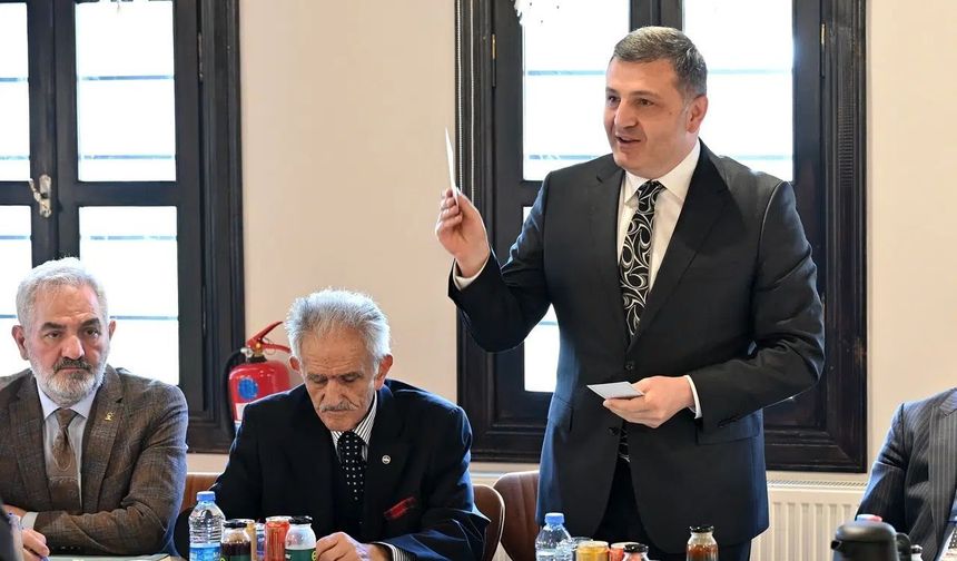 AK Parti Gümüşhane Milletvekili Celalettin Köse’den Yatırım Çıkartması: "Gümüşhane Kazansın, Gerisi Teferruat"