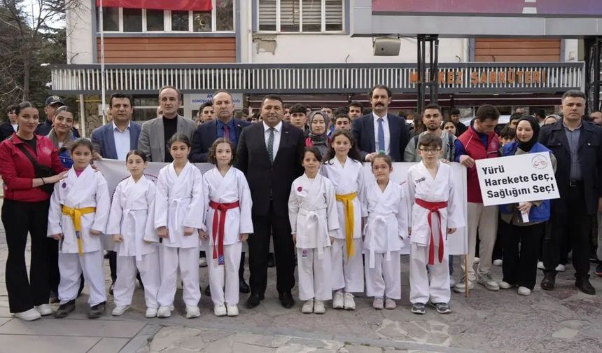 Gümüşhane Sağlıklı Gelecek İçin Yürüdü: Obeziteye Karşı Farkındalık Seferberliği