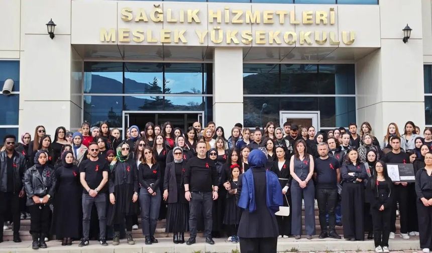 Gümüşhane’den Eğitimde Şiddete Siyahlı Tepki: "Vatanı Korumak Çocukları Korumakla Başlar"