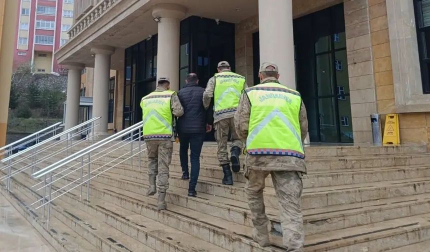 Gümüşhane'de Jandarmadan Kaçakçılık Firarisine Geçit Yok: 4 Yıl Hapis Cezasıyla Yakalandı!