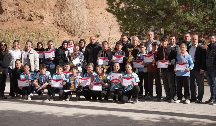 Gümüşhane’de Bocce Heyecanı: Şampiyonluk Kupaları Torul ve Arzular’a Gitti