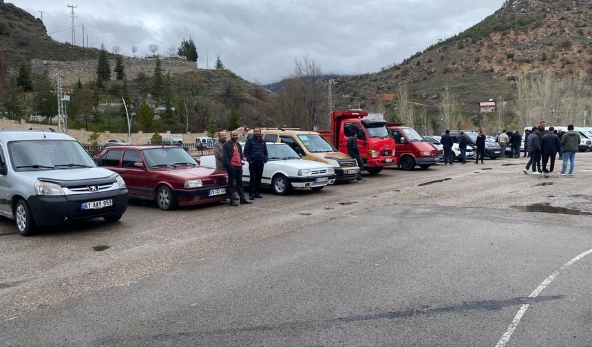 Gümüşhane’de Halk İnisiyatifi: Yetkililer Yapmadı, Vatandaşlar Şehrin İlk Oto Pazarını Kurdu
