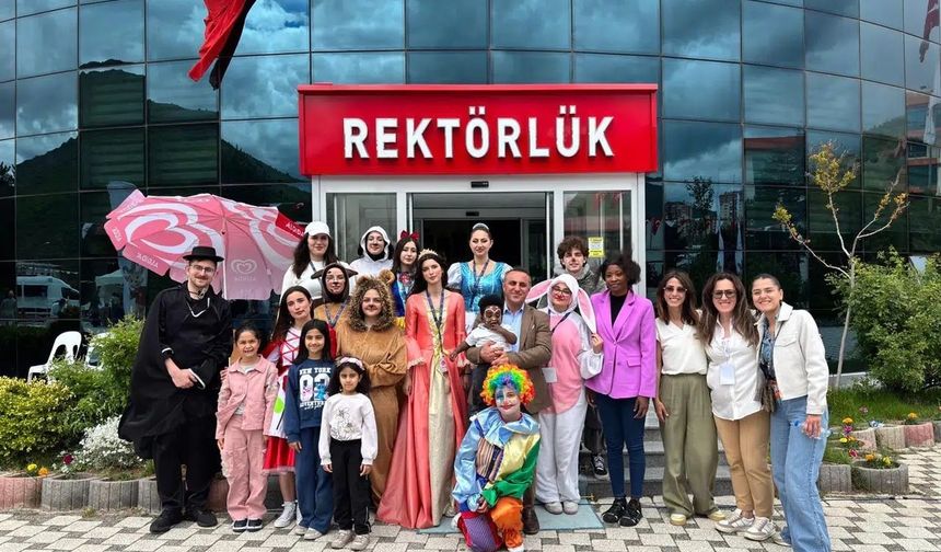 Gümüşhane Üniversitesi Kampüsü Çocuk Sesiyle Şenlendi: 400 Minik Geleneksel Oyunlarla Eğlendi