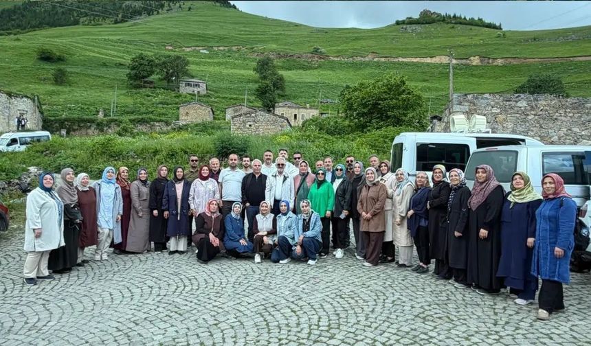 AK Parti Gümüşhane Teşkilatından Taşköprü Yaylası ve Santa Harabeleri'ne Ziyaret