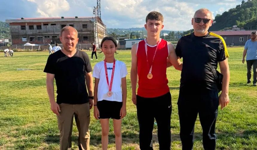 Gümüşhaneli Atletler Ordu’daki Grup Yarışmalarına Damga Vurdu